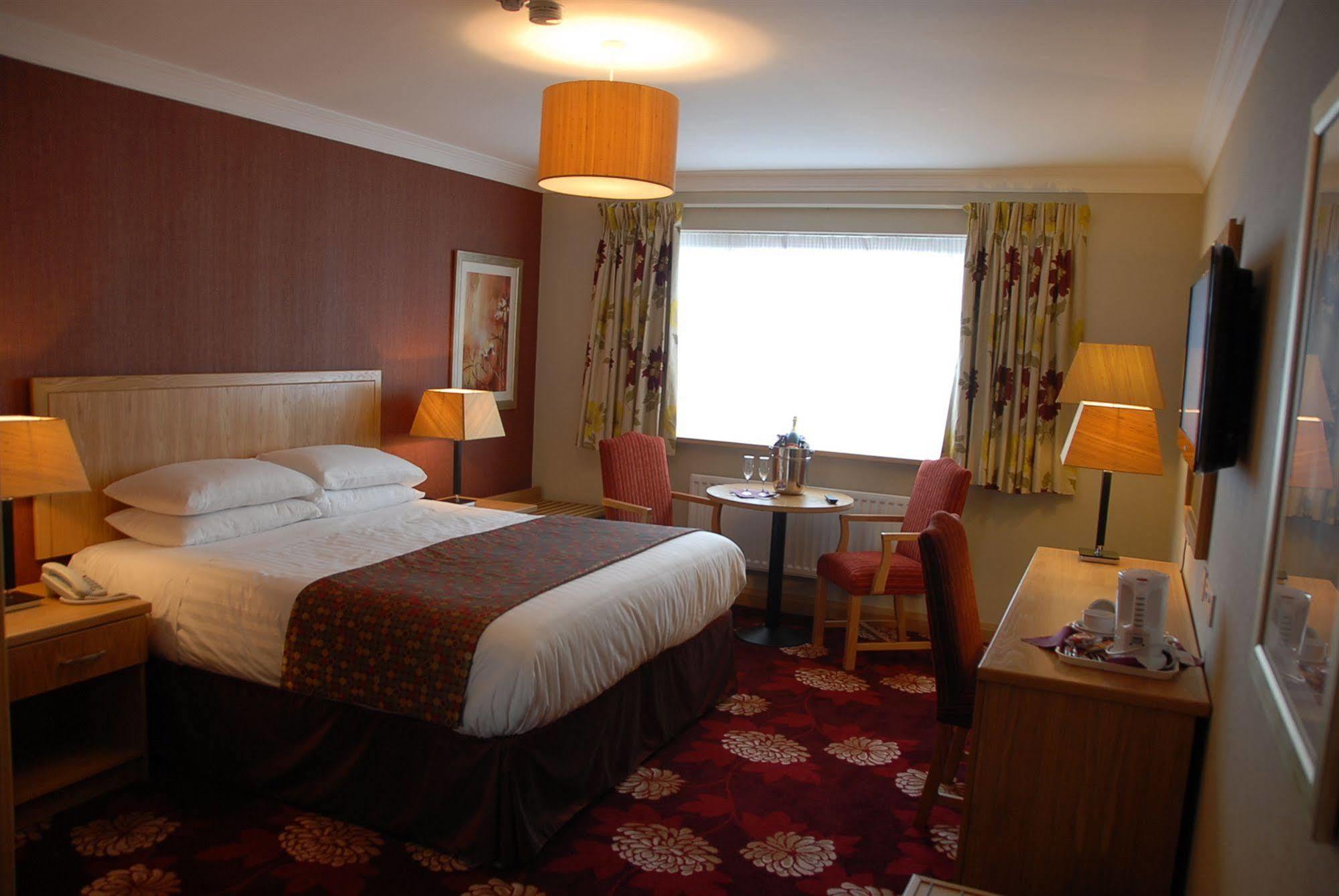 Curran Court Hotel Larne Exteriör bild